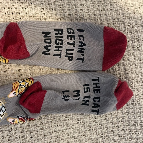 Two pair women’s cat socks - Picture 4 of 4